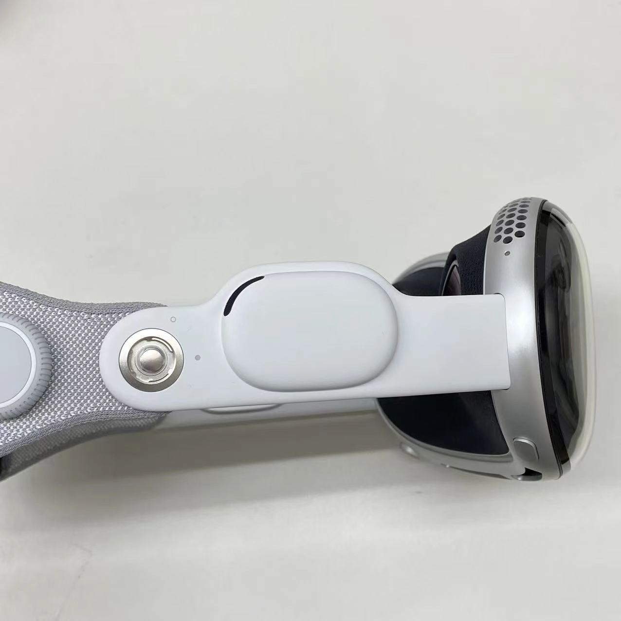 Apple Vision Pro (2024) 512GB 標準カラー MQL93J/A 美品