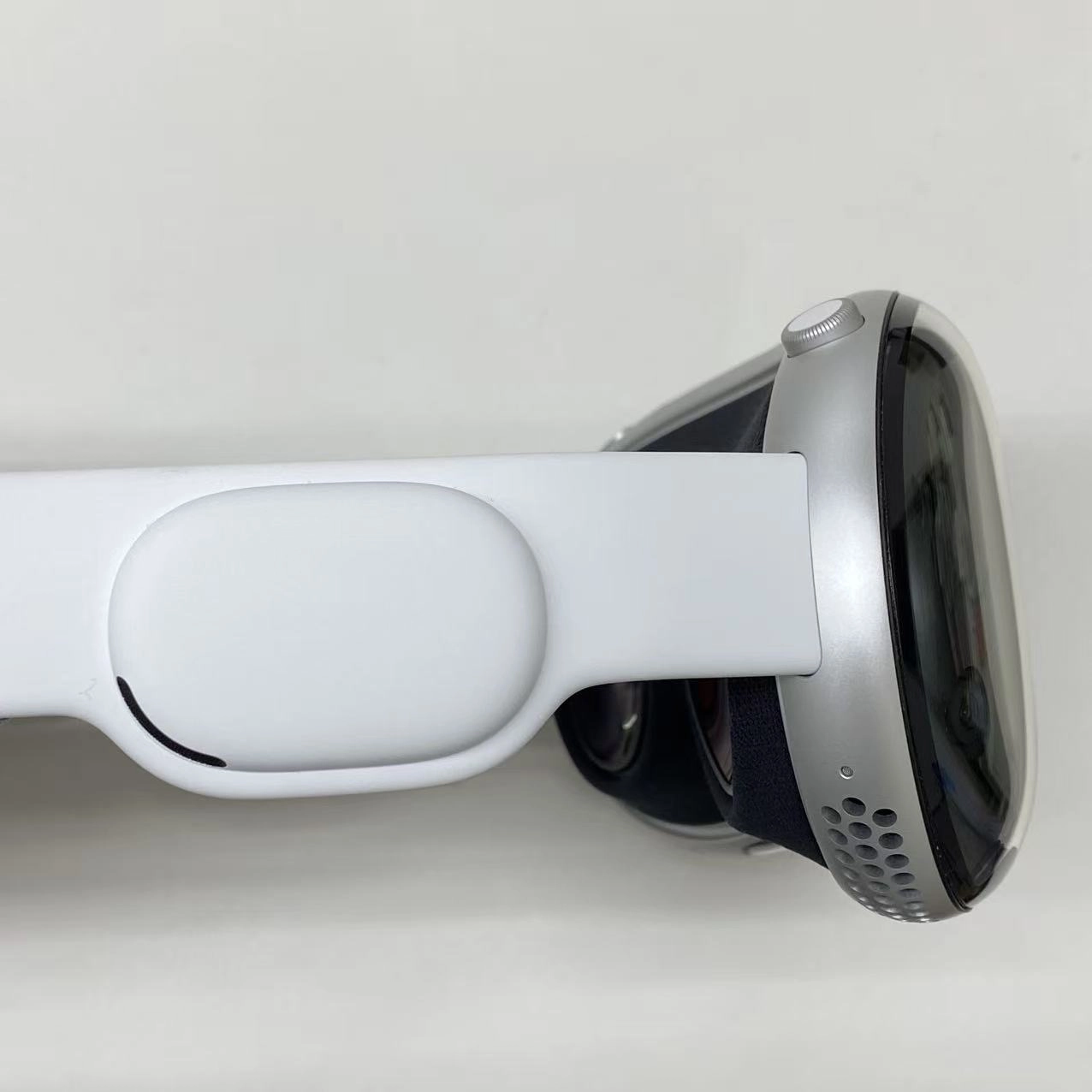 Apple Vision Pro (2024) 512GB 標準カラー MQL93J/A 美品