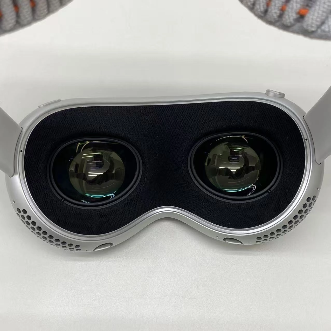 Apple Vision Pro (2024) 512GB 標準カラー MQL93J/A 美品