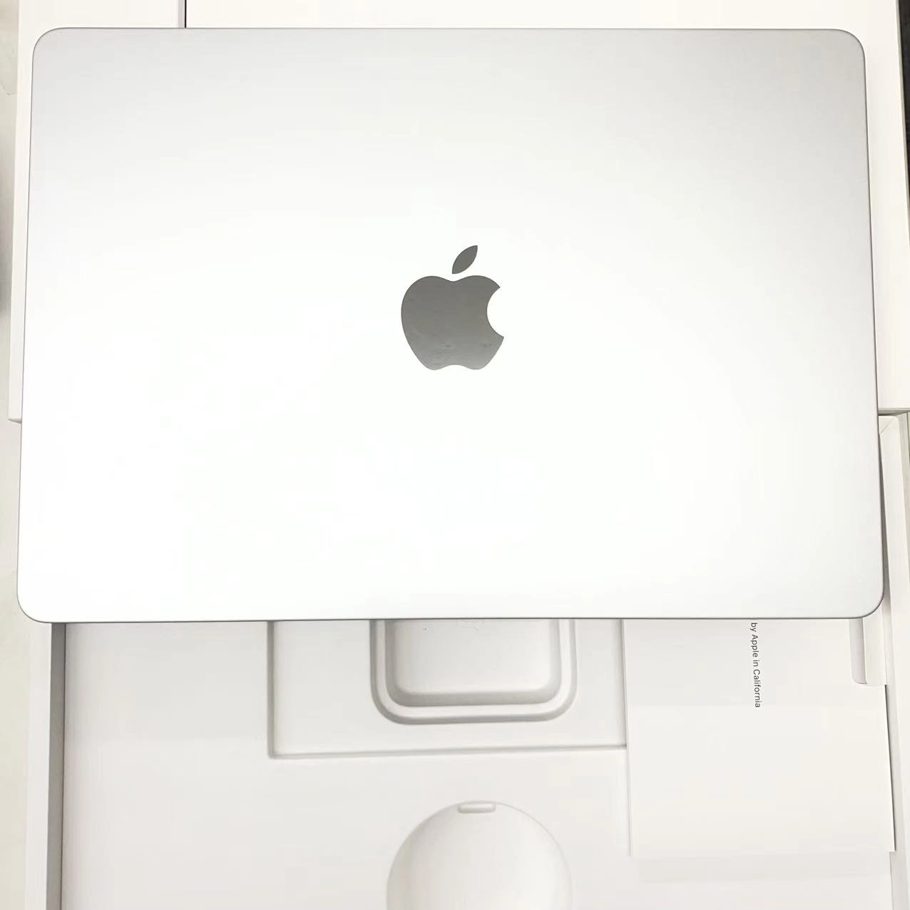 Macbook Air Early2026 13インチ Apple M5 (CPU:10C/GPU:8C)16GB/512GB シルバー Z1L00004L 開封未使用品