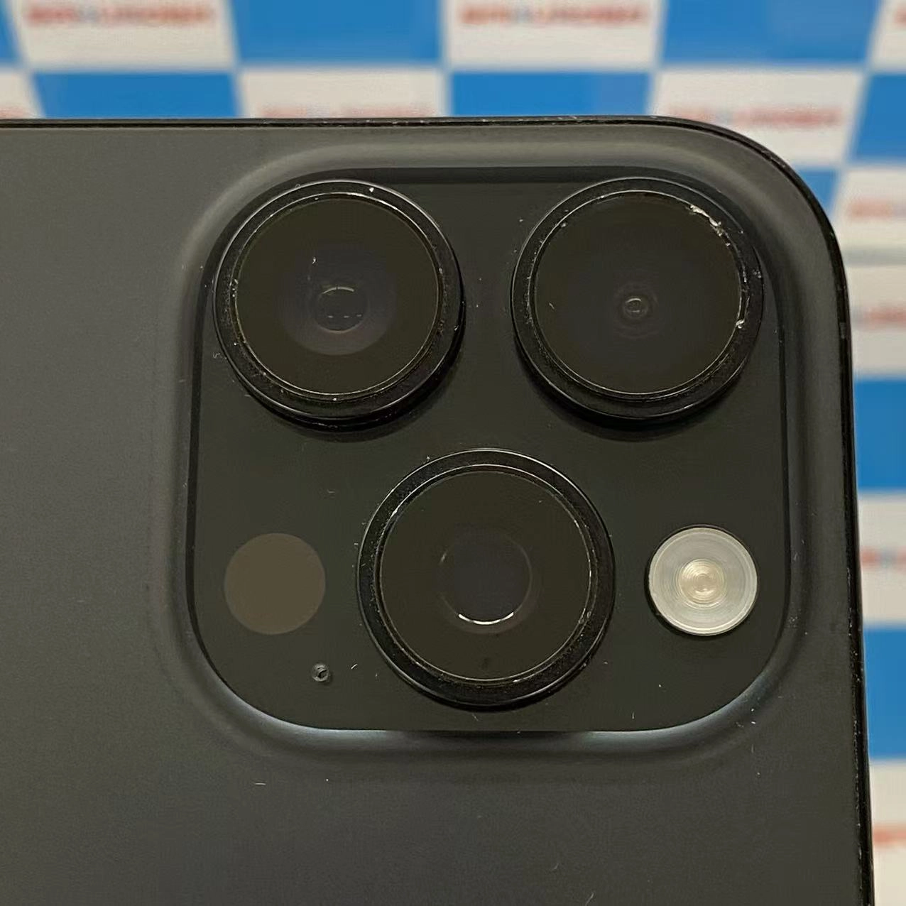 iPhone16 Pro Max 256GB ブラックチタニウム NYWG3J/A docomo版SIMフリージャンク品
