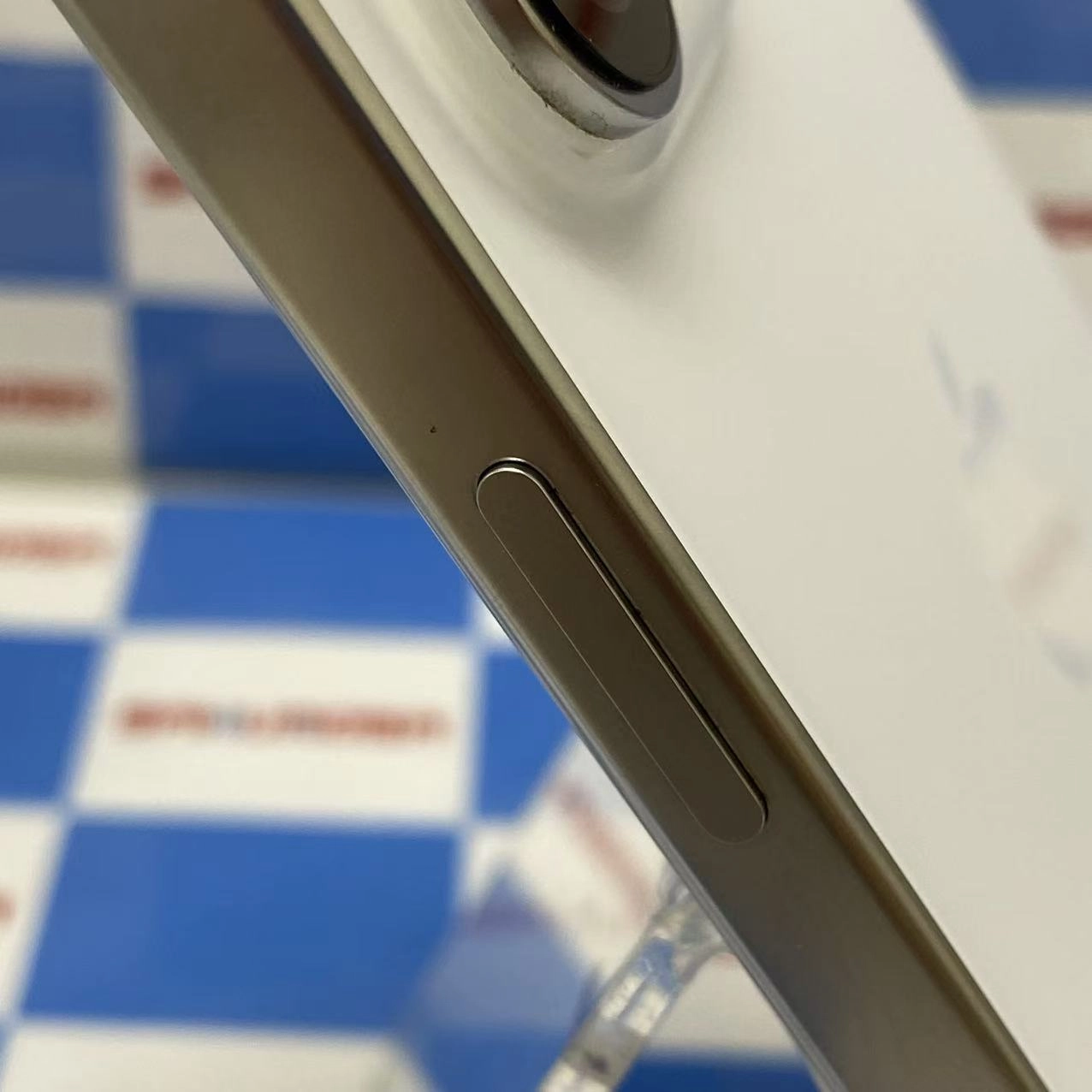 iPhone16 Pro 256GB ホワイトチタニウム MYN13J/A  Apple版SIMフリー 美品