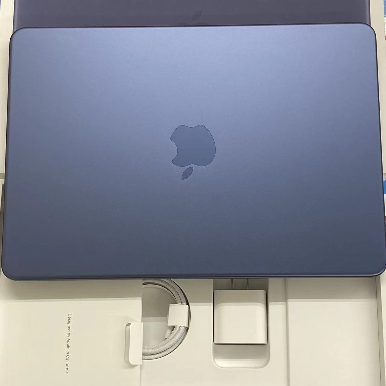 MacBook Neo Early 2026 Apple A18 Pro 8GB/512GB インディゴ MHFG4J/A 新品同様