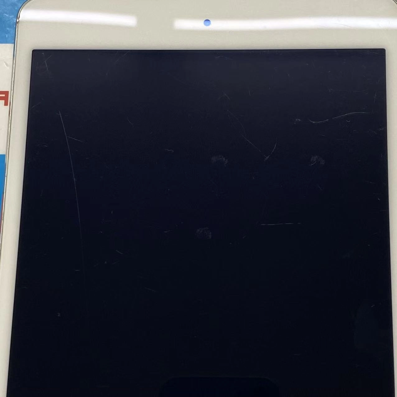 iPad mini 第4世代 Wi-Fi+Cellular モデル 16GB シルバー MK702J/A AU版SIMフリー訳あり品 au