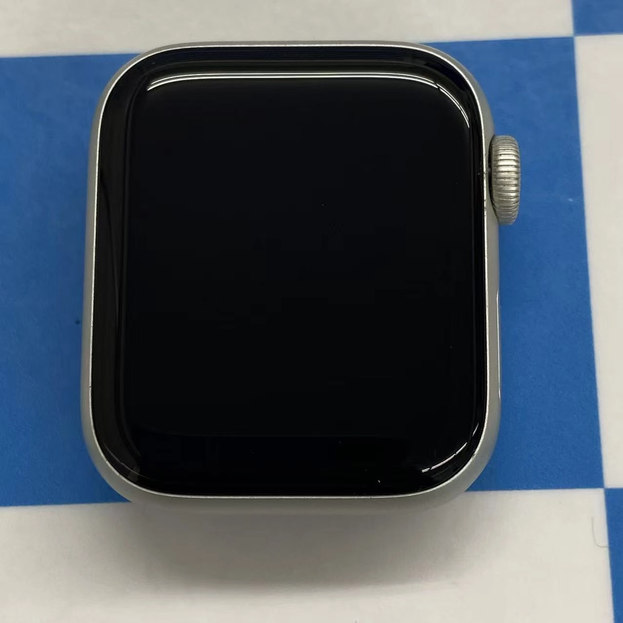 Apple Watch SE 第2世代 40mm GPSモデル 32GB シルバー MRTT3J/A