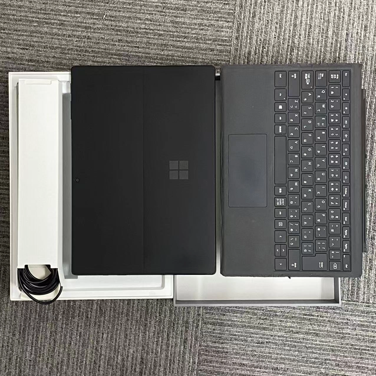 Surface Pro 6 8GB/256GB ブラック KJT-00023訳あり品