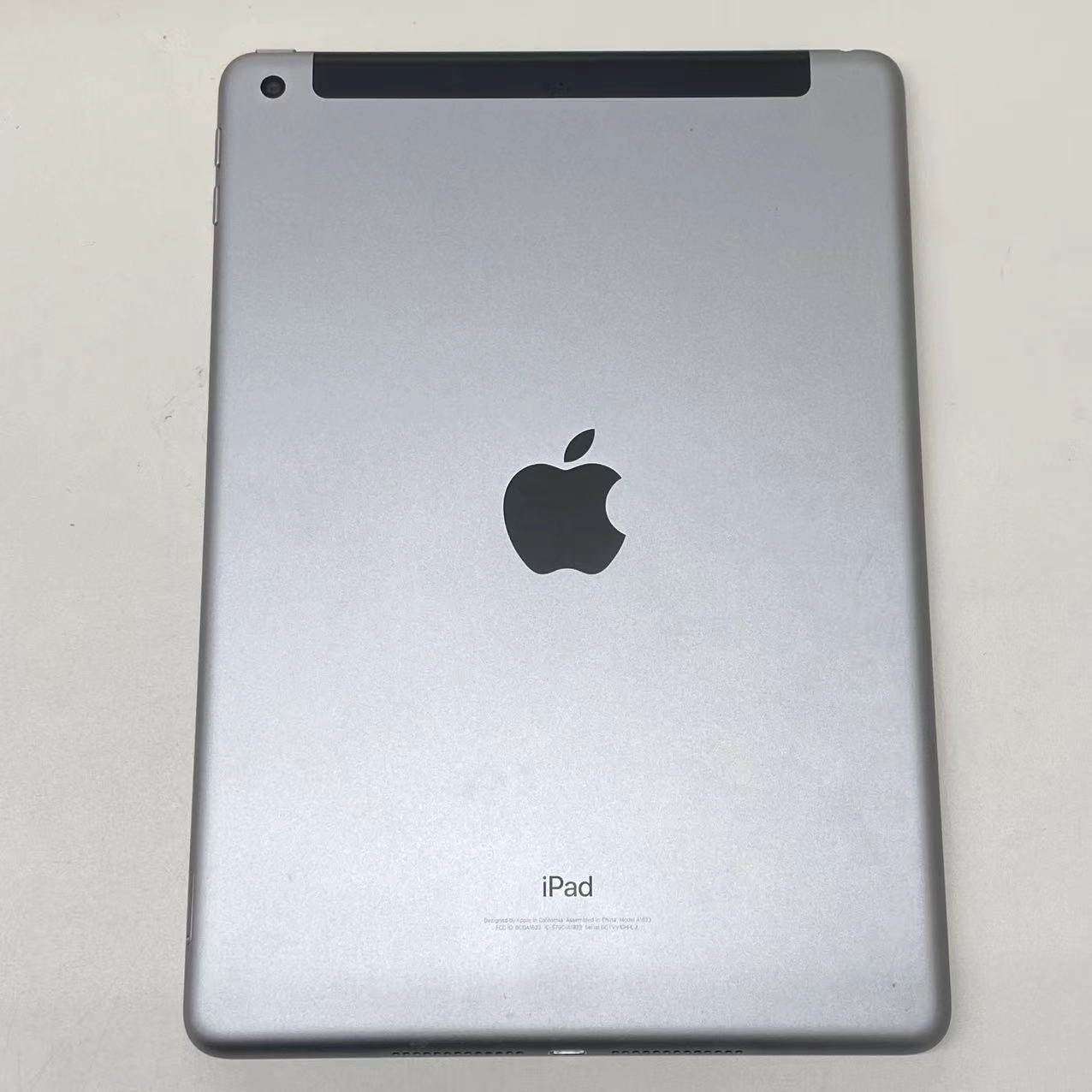 iPad 第5世代 Wi-Fi+Cellularモデル 128GB MP262J/A SoftBank版SIMフリー 美品 スペースグレイ