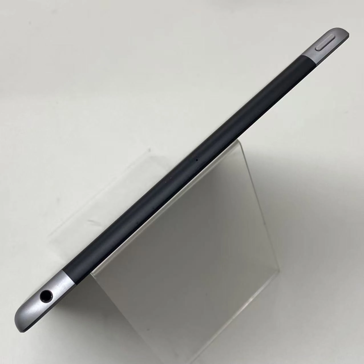 iPad 第5世代 Wi-Fi+Cellularモデル 128GB MP262J/A SoftBank版SIMフリー 美品 スペースグレイ