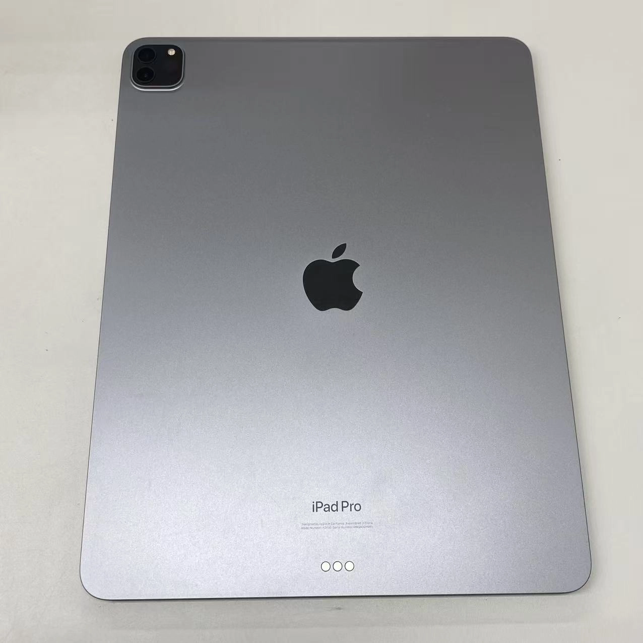 iPad Pro 12.9インチ 第6世代 Wi-Fiモデル 128GB スペースグレイ MNXP3J/A ジャンク品