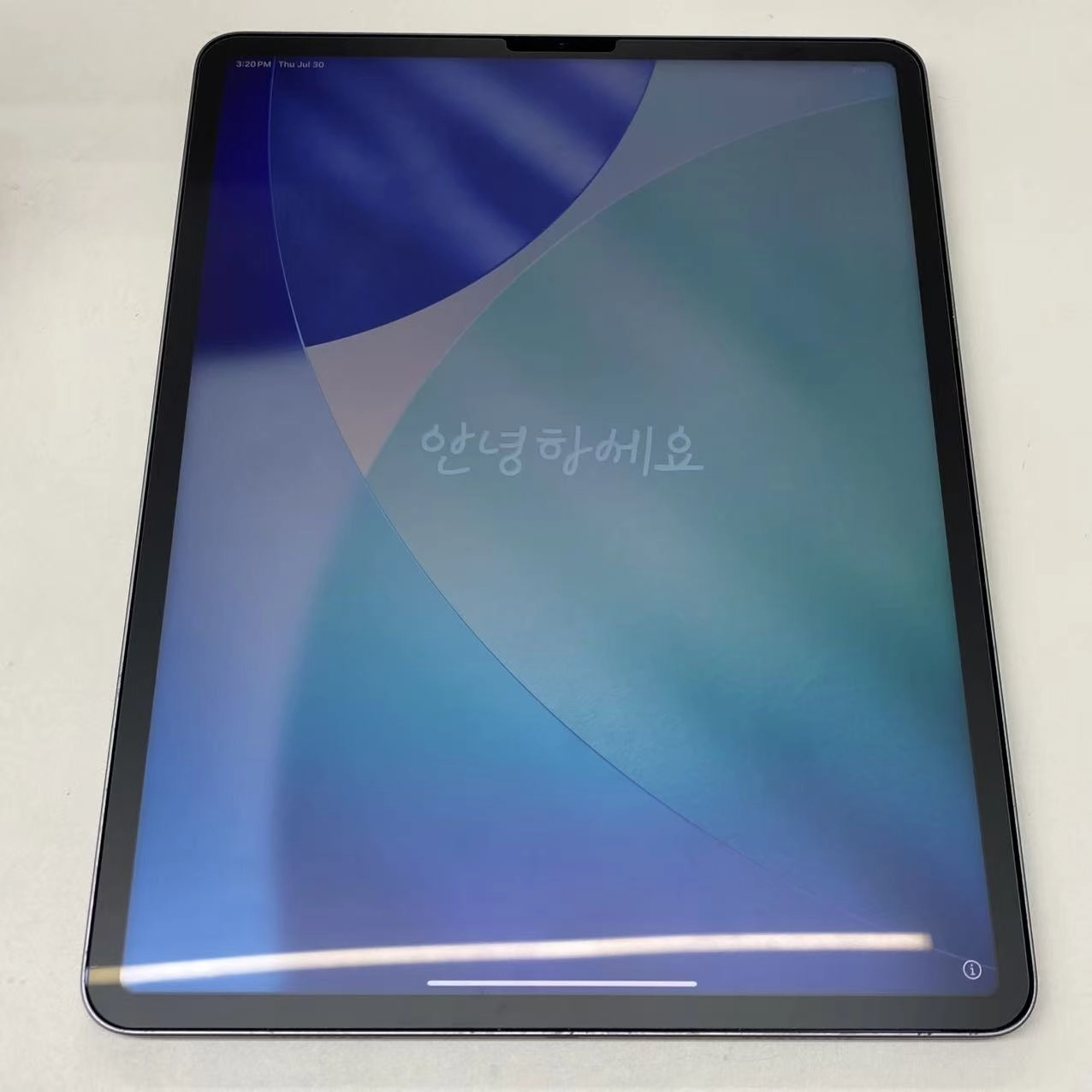 iPad Pro 12.9インチ 第6世代 Wi-Fiモデル 128GB スペースグレイ MNXP3J/A ジャンク品