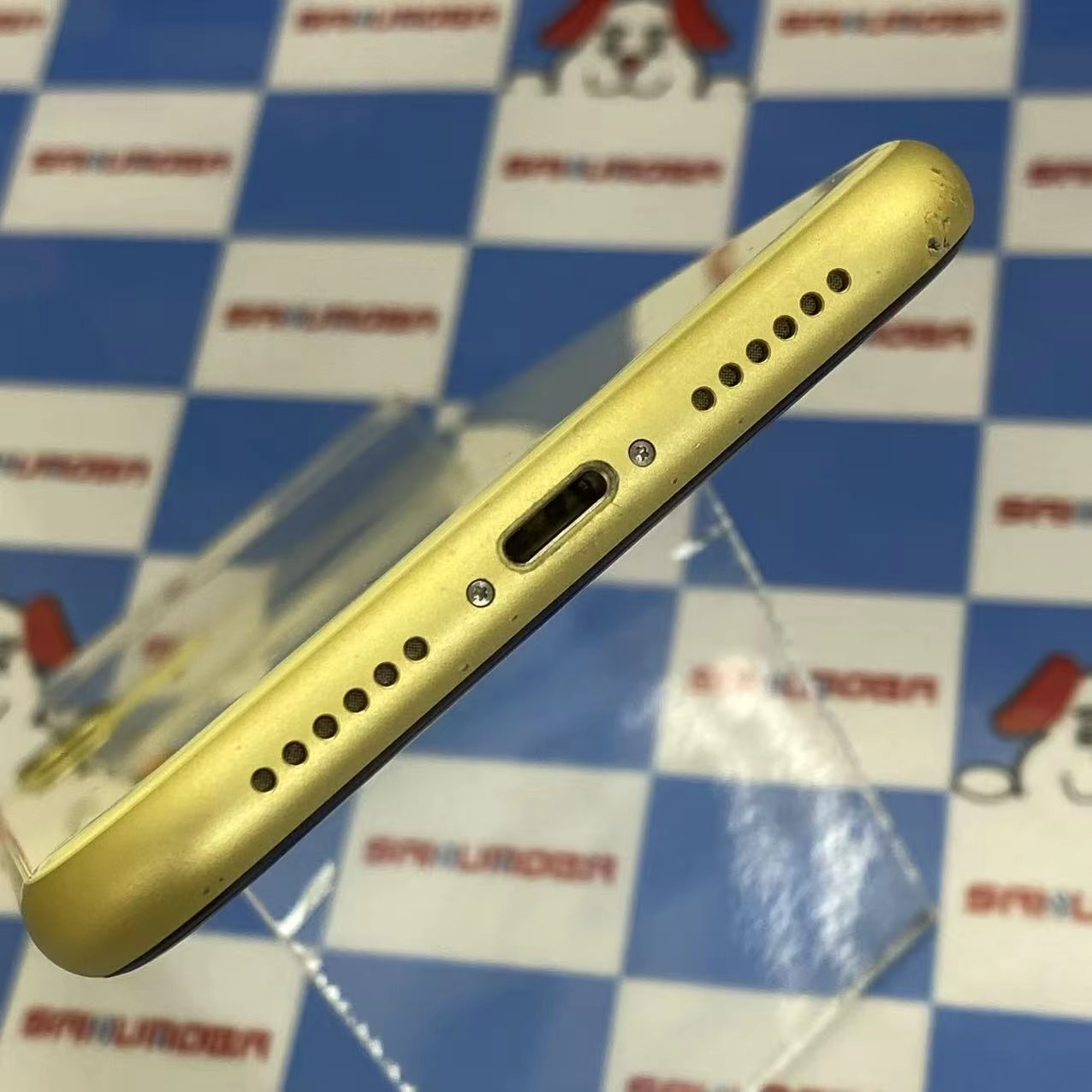 iPhone11 128GB イエロー MWM42J/A docomo版SIMフリージャンク品