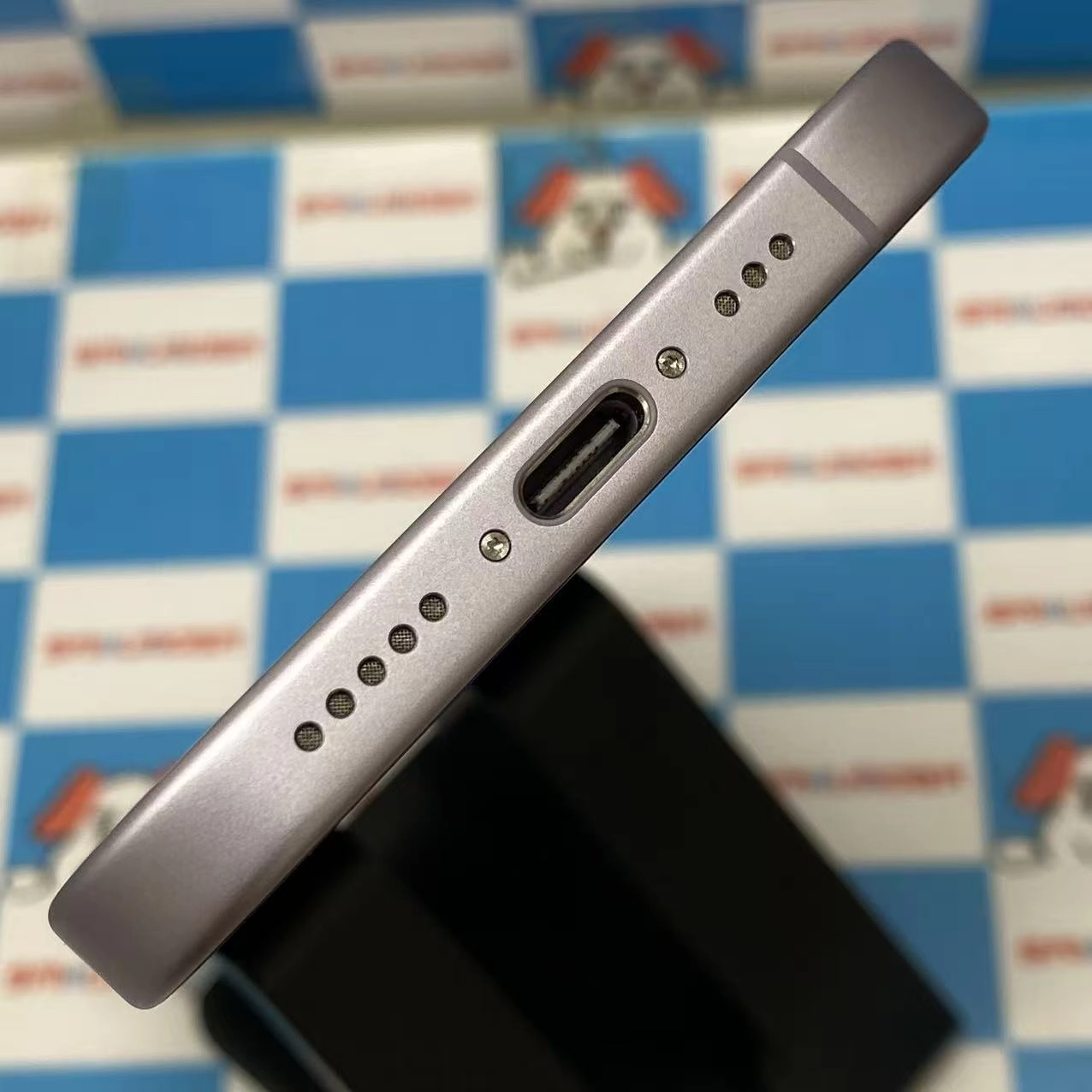 iPhone 17 256GB ラベンダー MG6A4J/A docomo版SIMフリー 極美品