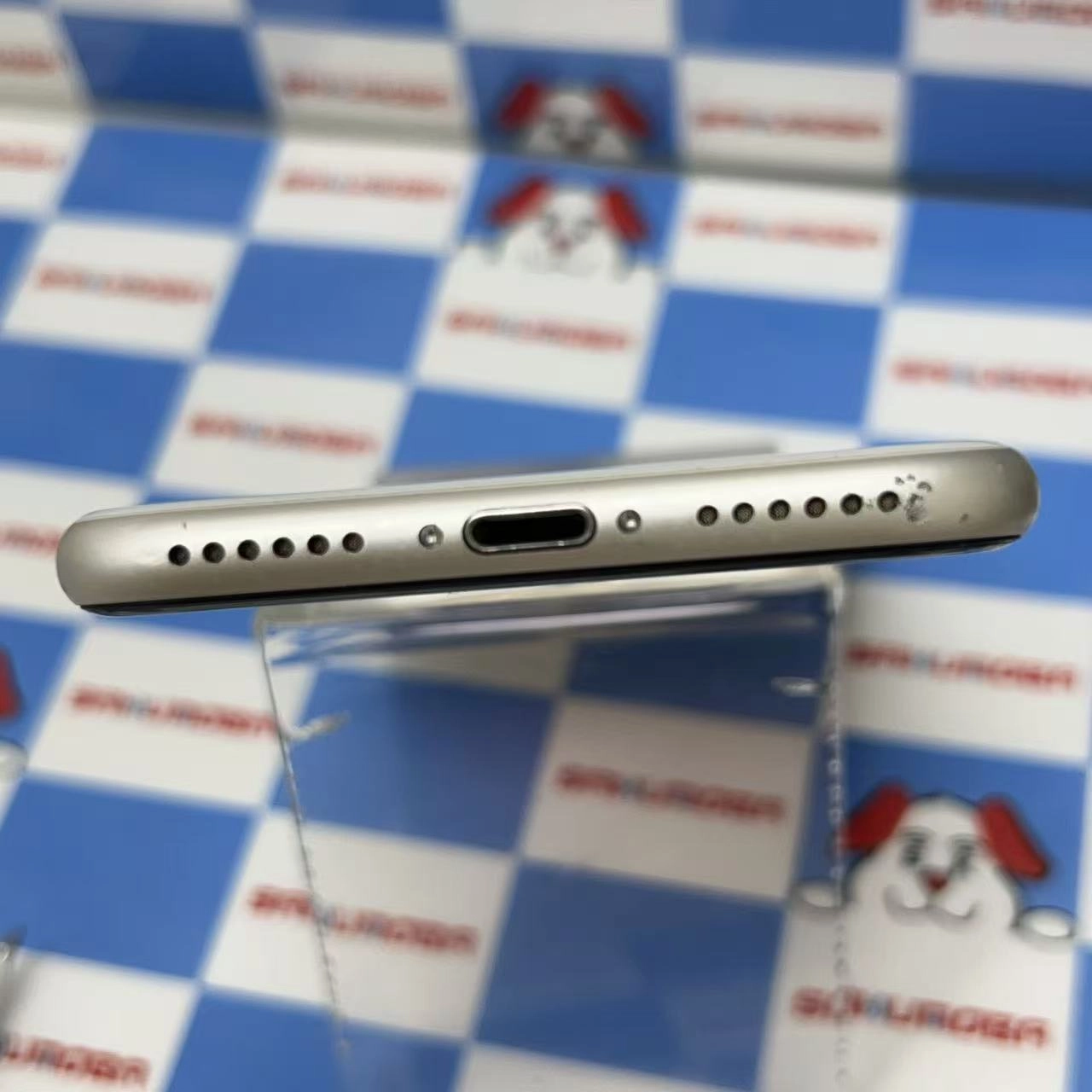 iPhoneSE 第3世代 64GB スターライト MMYD3J/A AU版SIMフリー