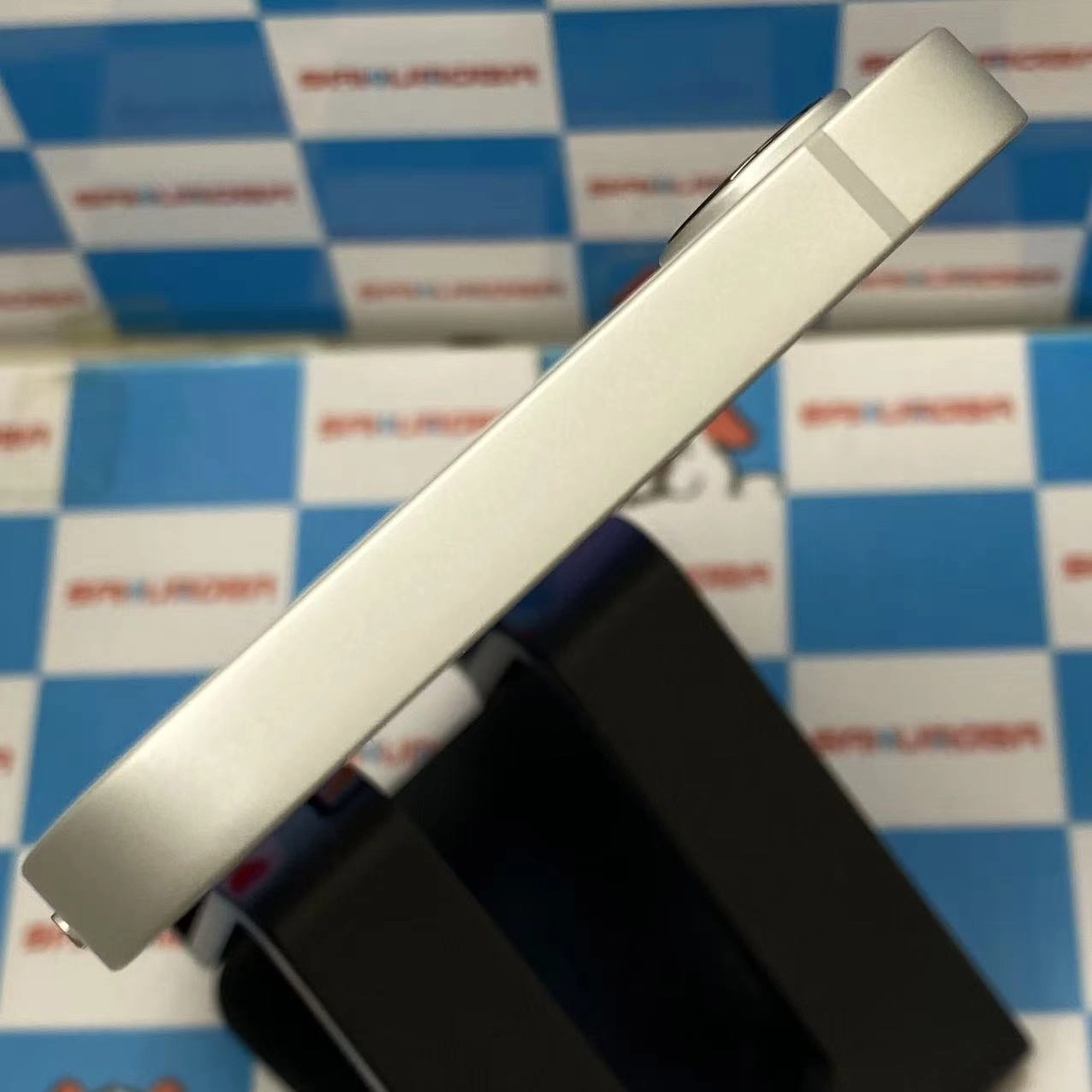 iPhone 16e 128GB ホワイト MD1R4J/A Apple版SIMフリー  新品同様