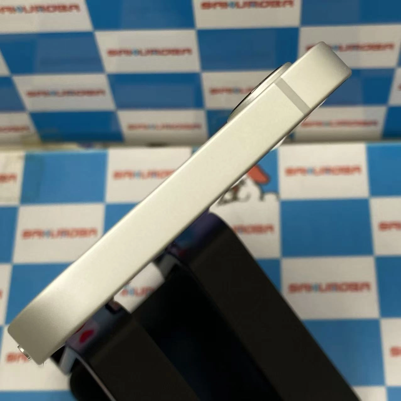 iPhone 16e 128GB ホワイト MD1R4J/A SoftBank版SIMフリー 新品同様