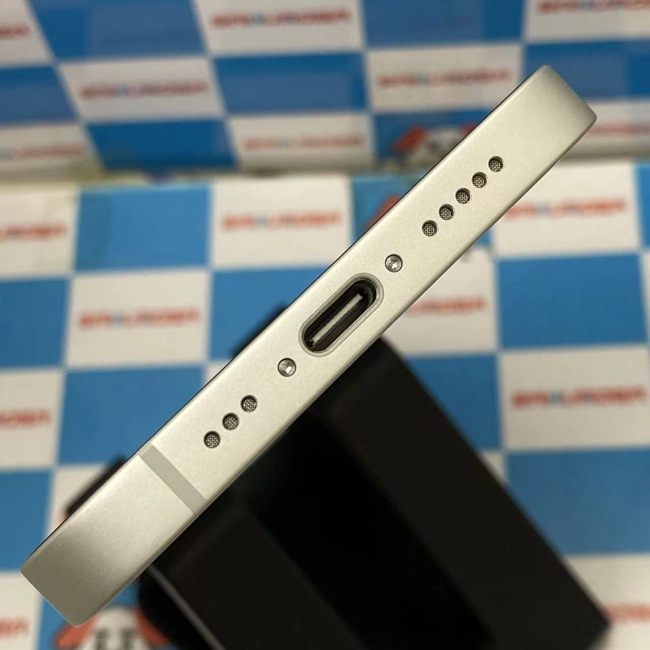 iPhone 16e 128GB ホワイト MD1R4J/A SoftBank版SIMフリー 新品同様