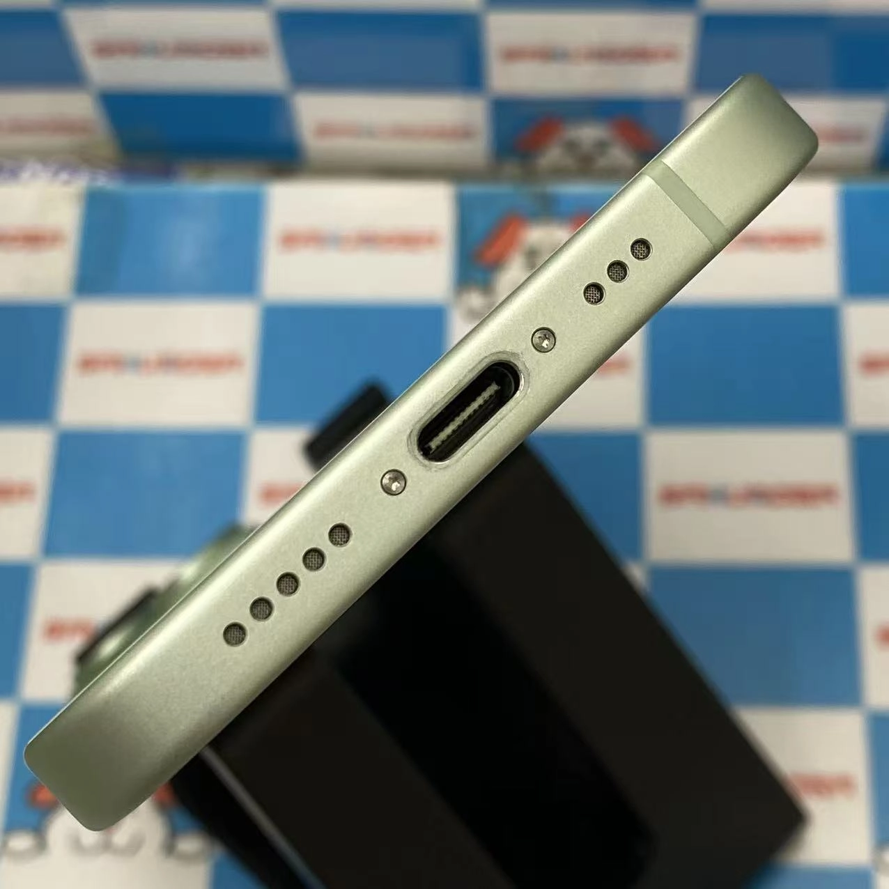 iPhone15 256GB グリーン MTMT3J/A Apple版SIMフリー 極美品