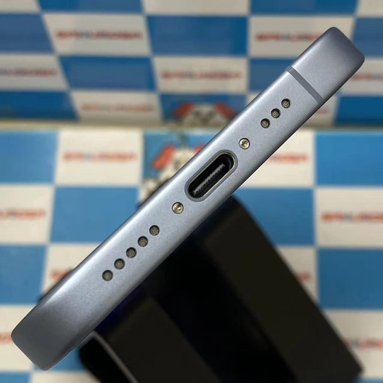 iPhone 17 256GB ミストブルー MG694J/A AU版SIMフリー 極美品 au