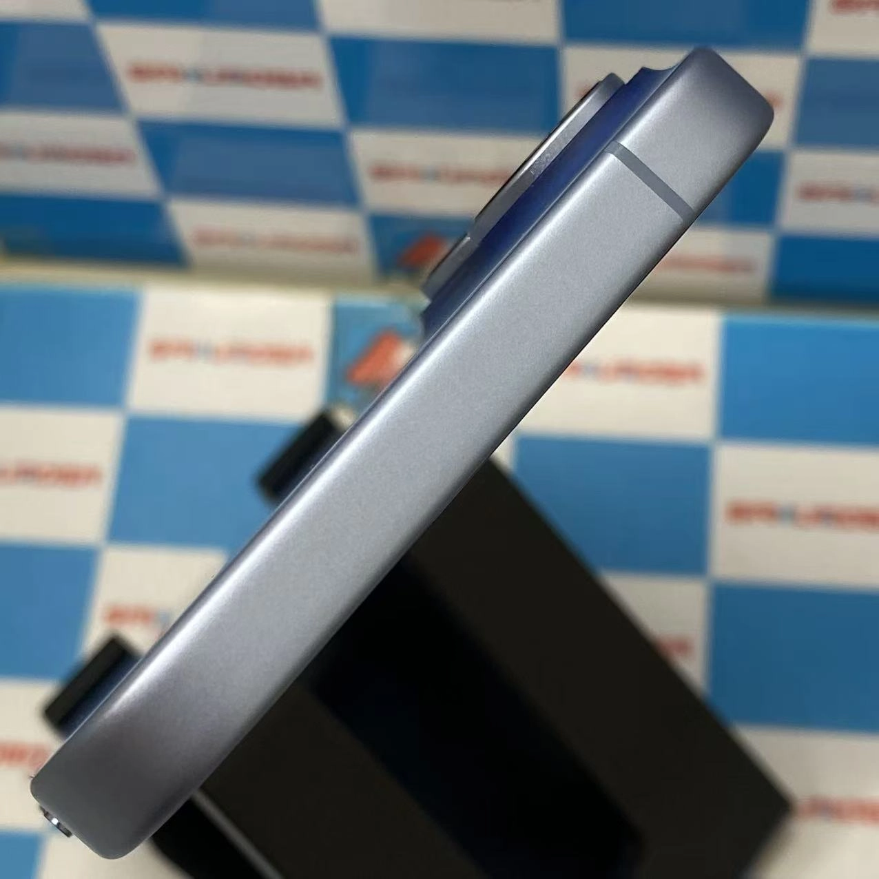 iPhone 17 256GB ミストブルー MG694J/A AU版SIMフリー 極美品 au