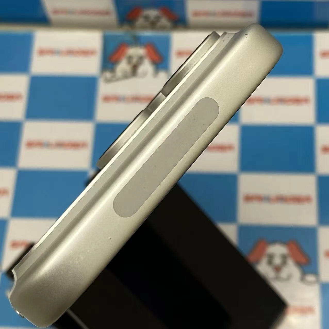 iPhone 17 Pro 256GB シルバー MG854J/A AU版SIMフリー 美品 au