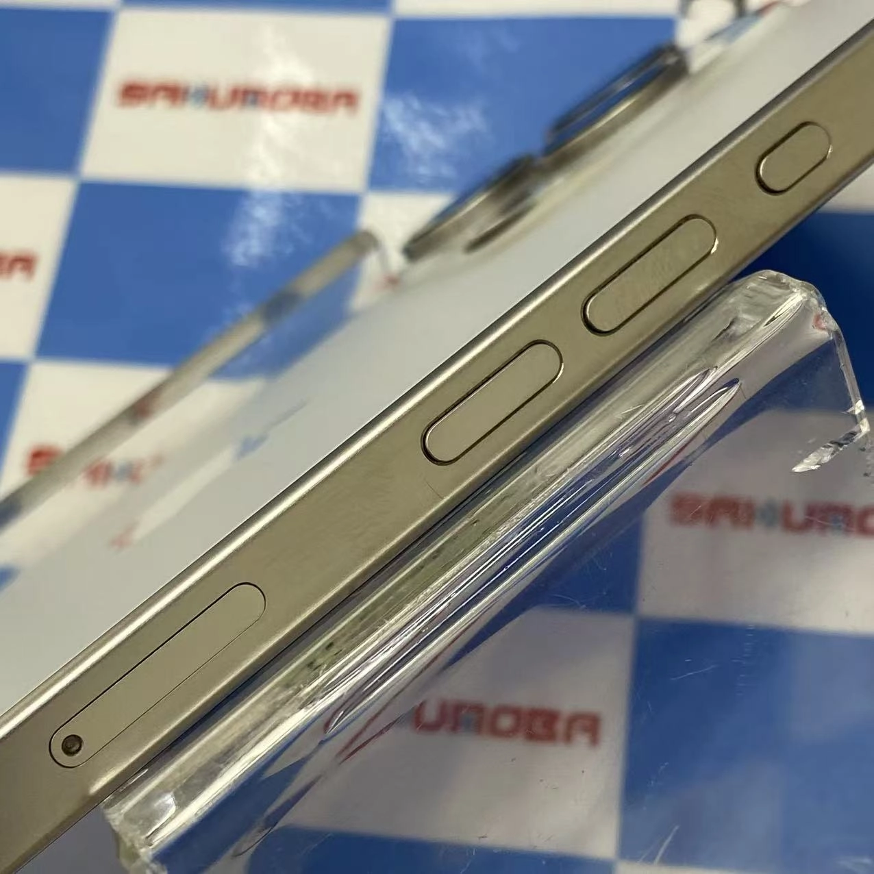 iPhone15 Pro 256GB ホワイトチタニウム MTUD3J/A Apple版SIMフリー 美品