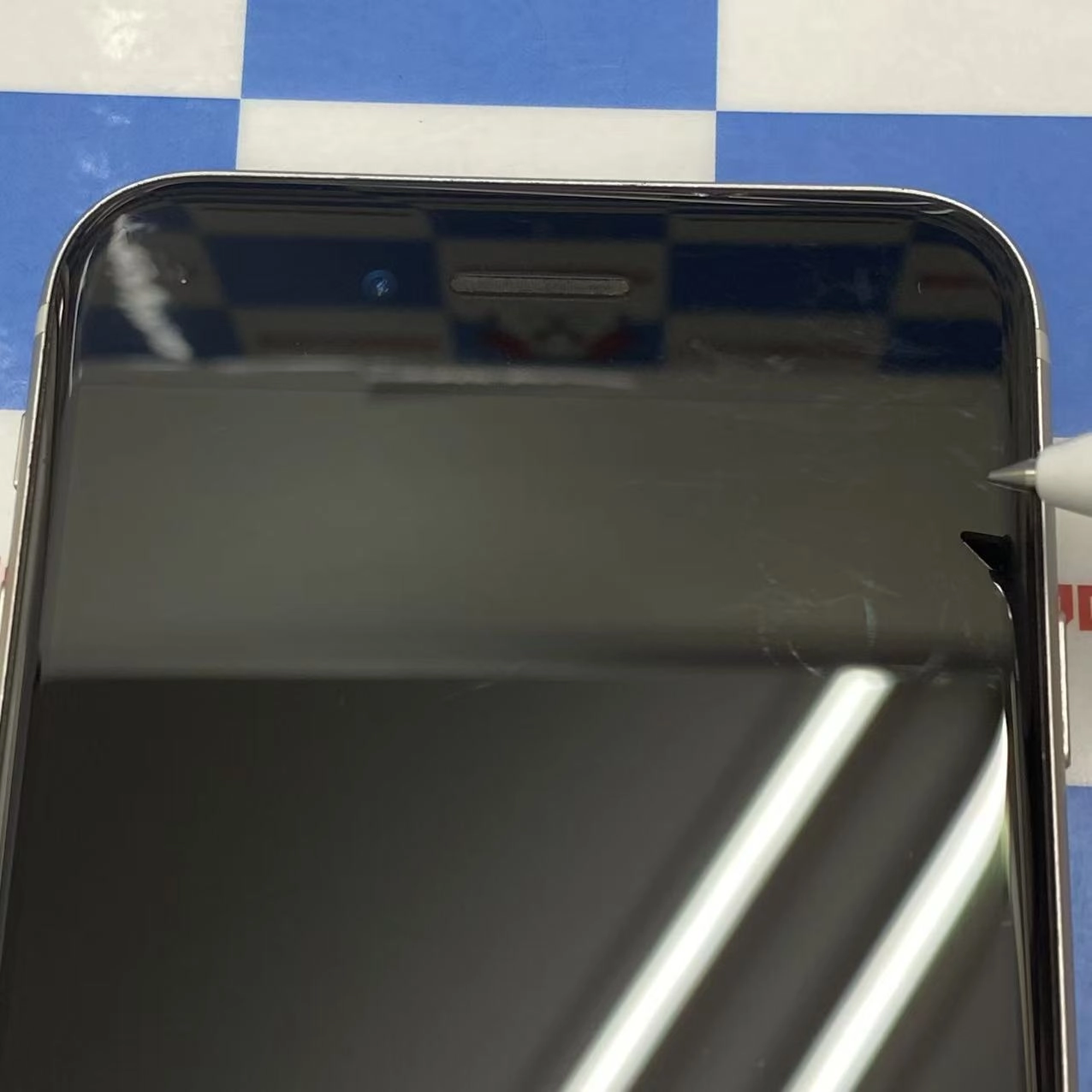 iPhoneSE 第3世代 64GB スターライト MMYD3J/A AU版SIMフリー 訳あり品