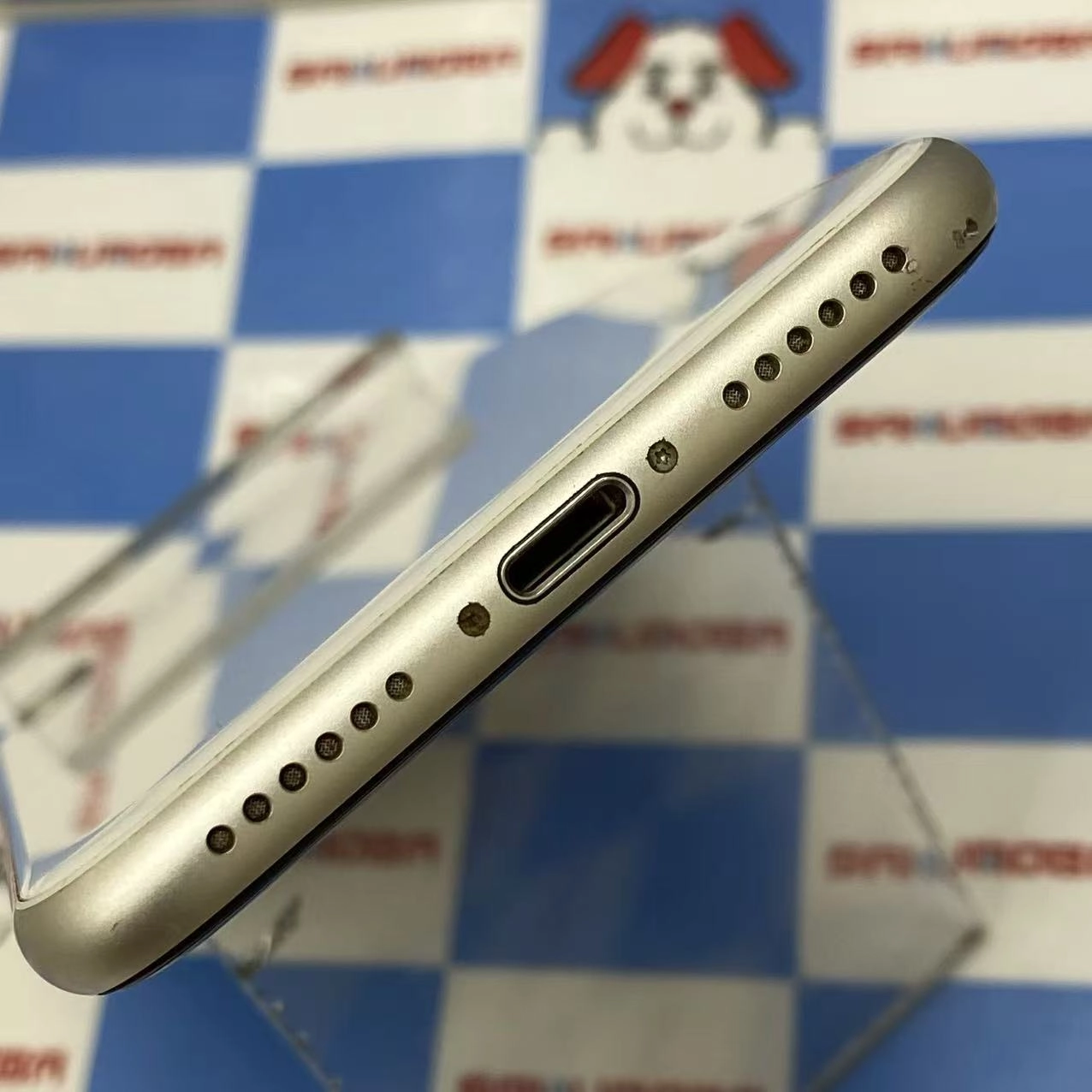 iPhoneSE 第3世代 64GB スターライト MMYD3J/A AU版SIMフリー 訳あり品