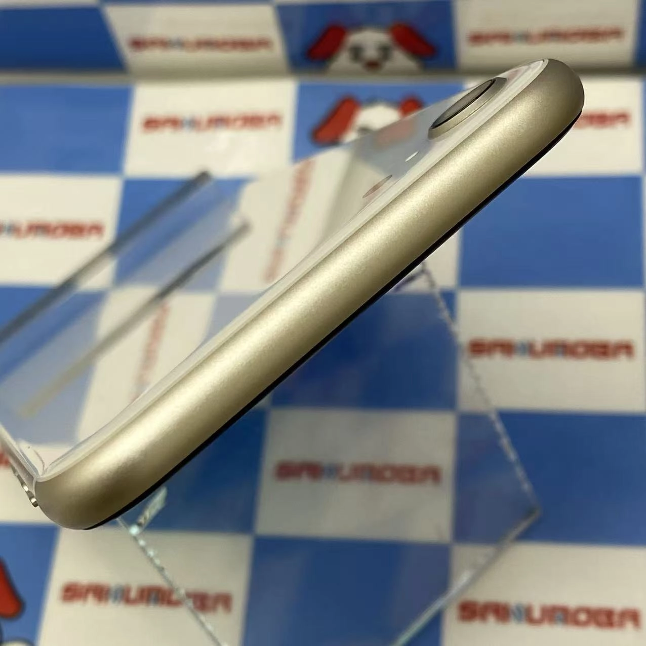 iPhoneSE 第3世代 128GB スターライト MMYG3J/A AU版SIMフリー 美品