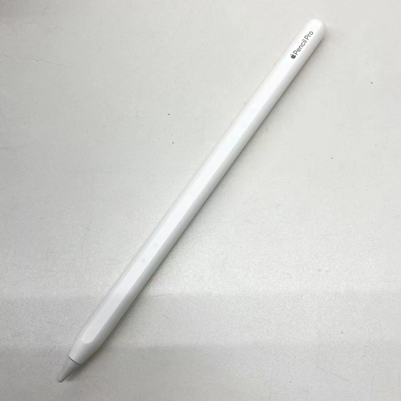 Apple Pencil Pro 32GB ホワイト A2538
