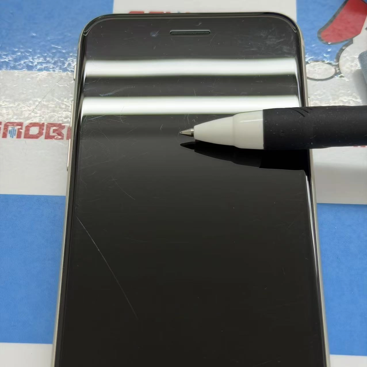 iPhoneSE 第3世代 64GB スターライト MMYD3J/A AU版SIMフリー