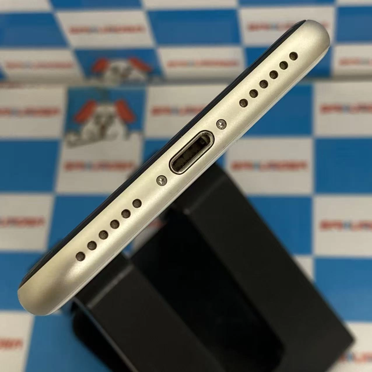 iPhoneSE 第3世代 128GB スターライト MMYG3J/A SoftBank版SIMフリー 訳あり品