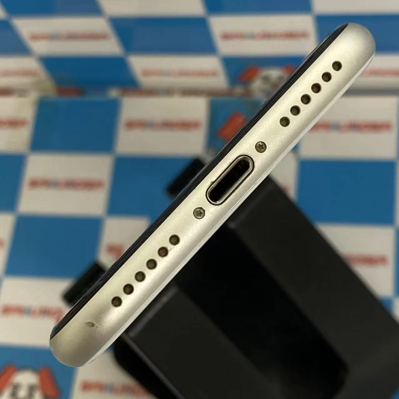 iPhoneSE 第2世代 128GB ホワイト MHGU3J/A AU版SIMフリー ジャンク品 au