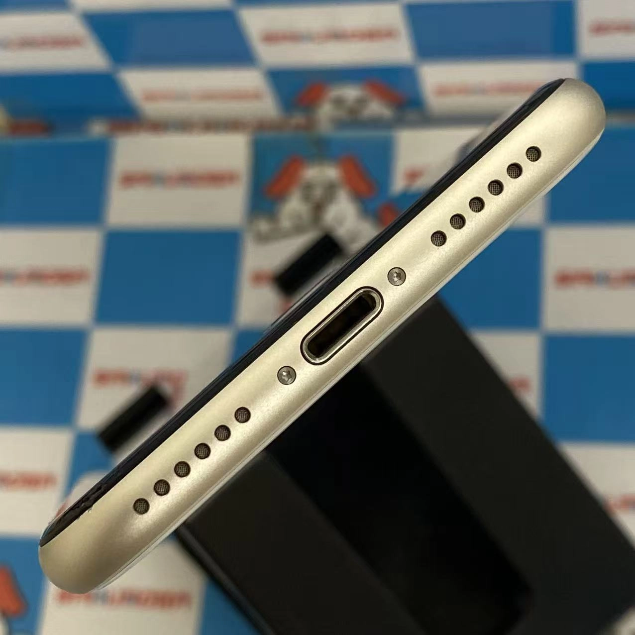 iPhoneSE 第3世代 64GB スターライト MMYD3J/A SoftBank版SIMフリー ジャンク品