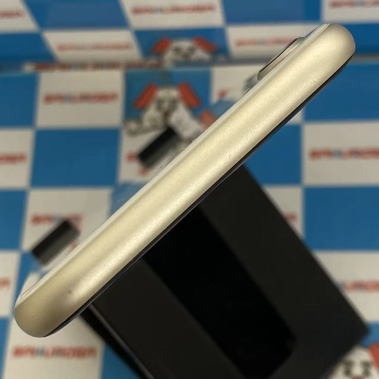 iPhoneSE 第3世代 64GB スターライト MMYD3J/A SoftBank版SIMフリー ジャンク品