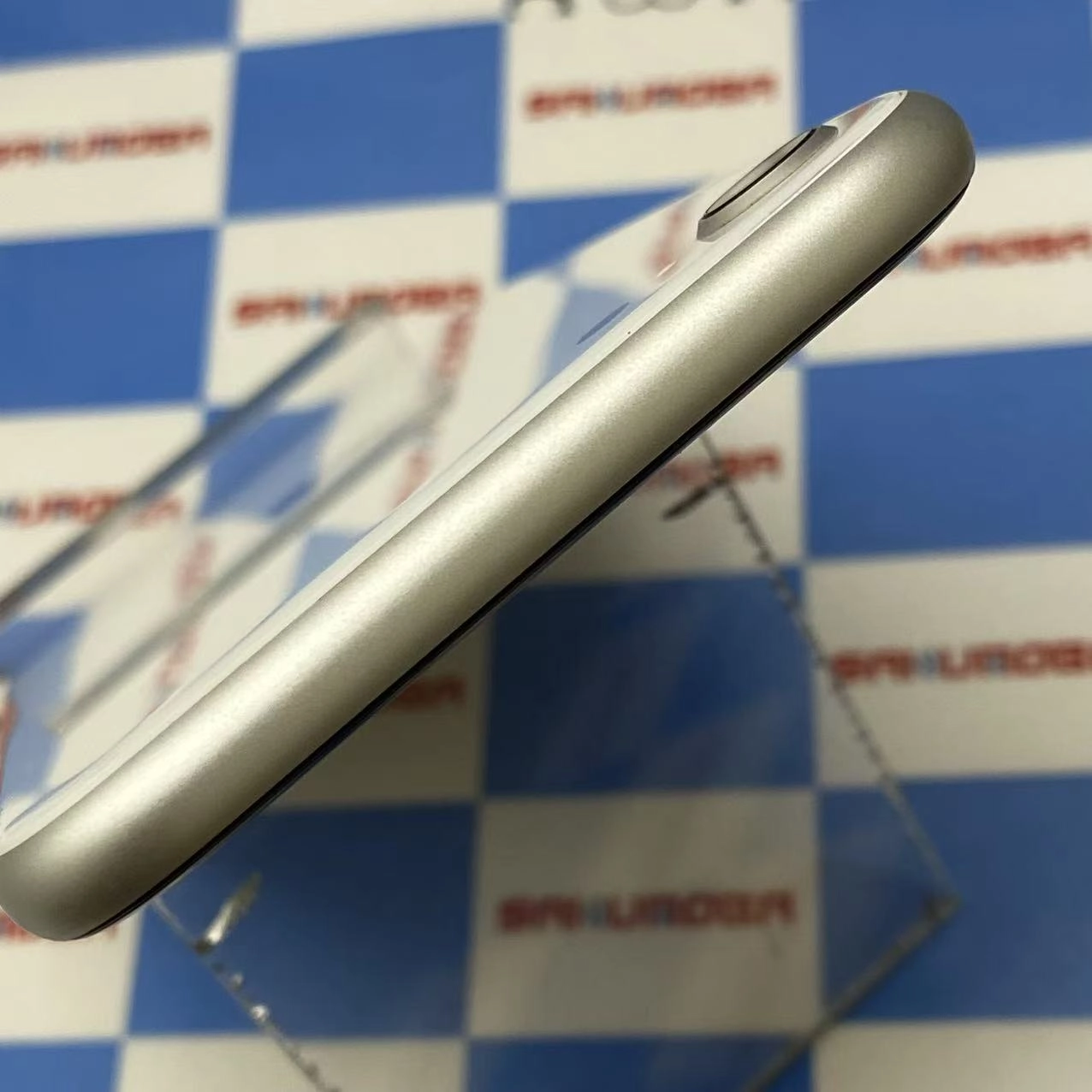 iPhoneSE 第2世代 64GB ホワイト MX9T2J/A docomo版SIMフリー 訳あり品