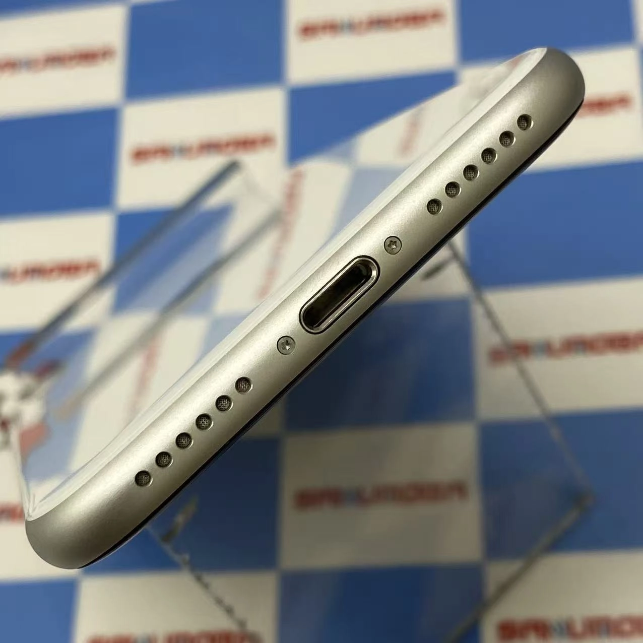 iPhoneSE 第2世代 64GB ホワイト MX9T2J/A docomo版SIMフリー 訳あり品