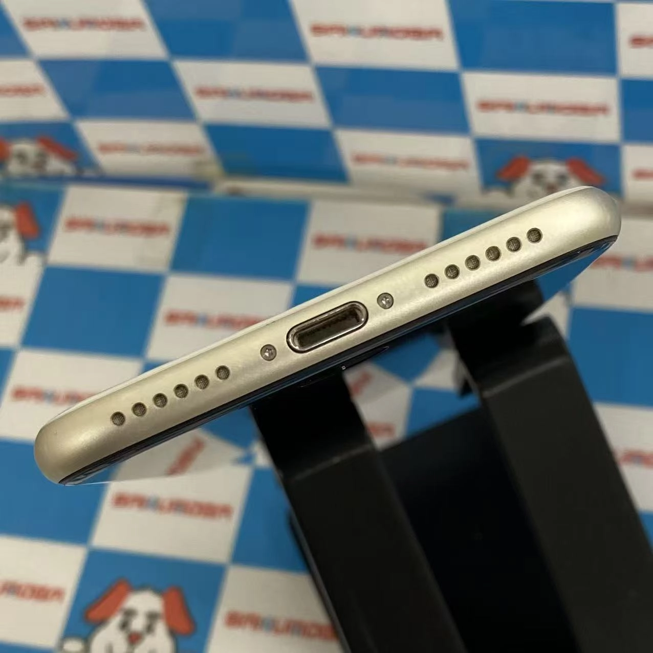 iPhoneSE 第3世代 64GB スターライト MMYD3J/A 楽天モバイル版SIMフリー 訳あり品