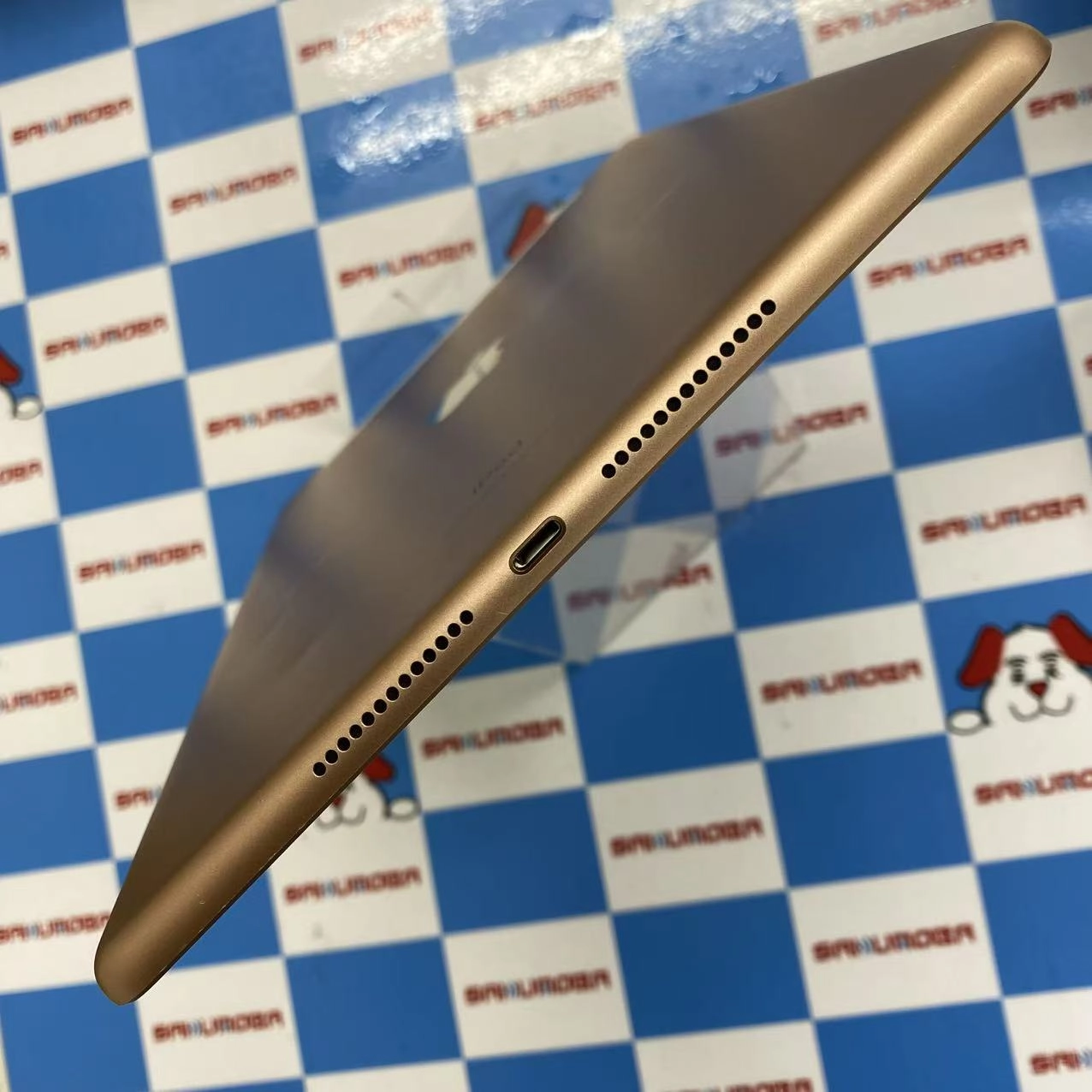 iPad 第8世代 Wi-Fi+Cellularモデル 32GB ゴールド MYMK2J/A docomo版SIMフリー