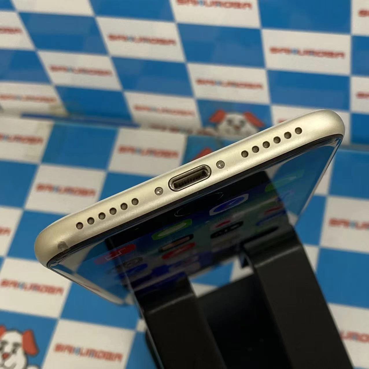 iPhoneSE 第3世代 256GB スターライト MMYK3J/A SIMフリー 訳あり品