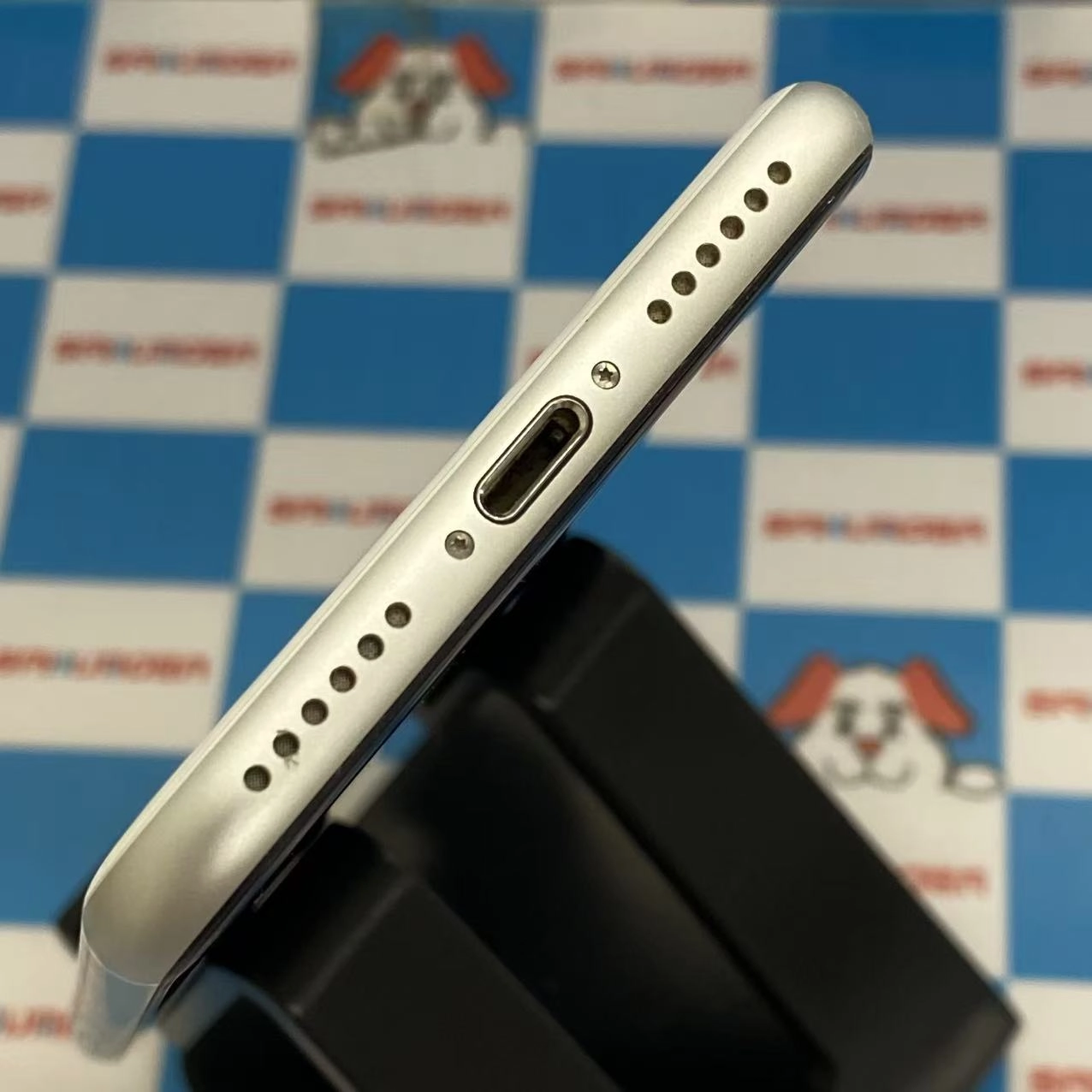 iPhoneSE 第2世代 64GB ホワイト NX9T2J/A UQmobileジャンク品