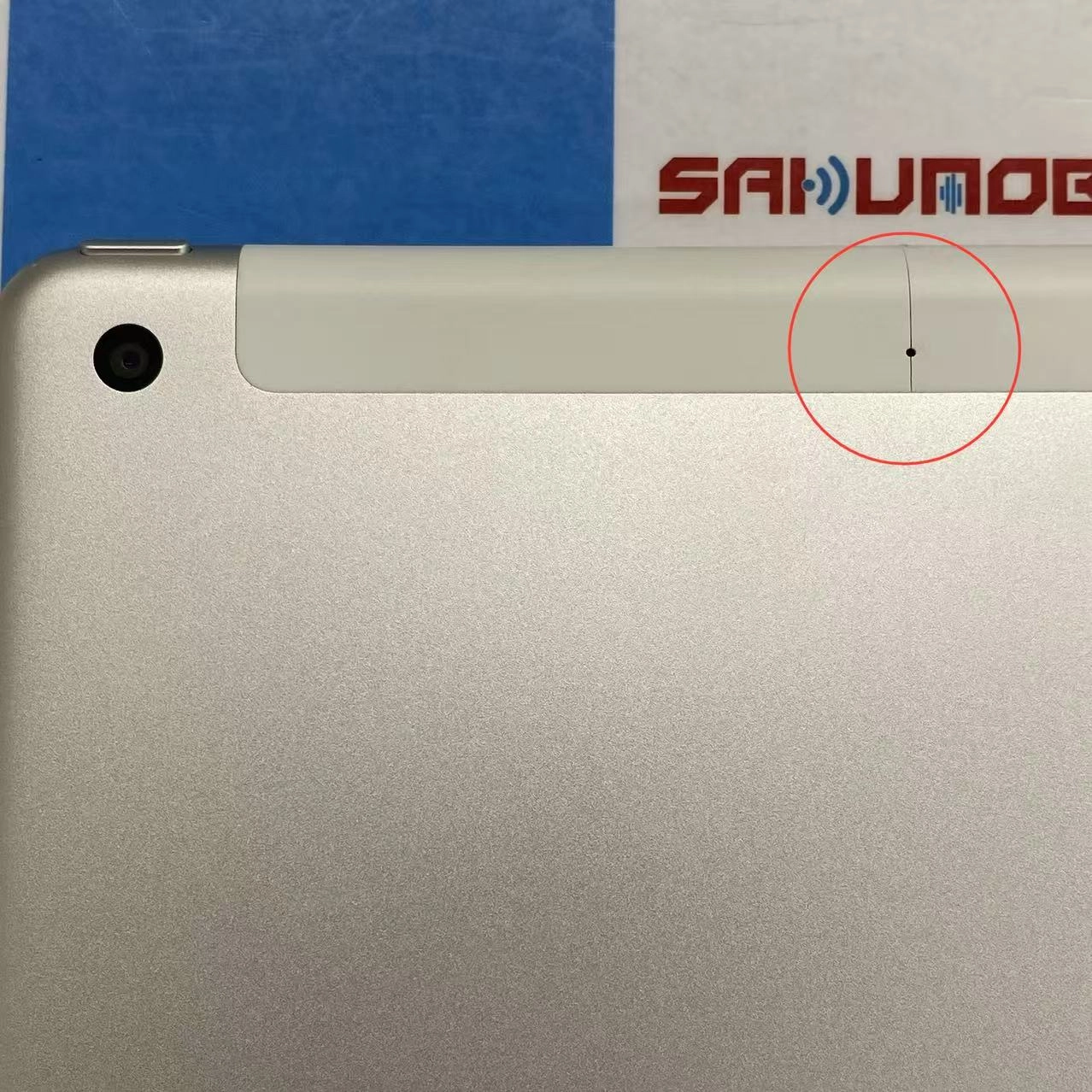 iPad 第5世代 Wi-Fi+Cellularモデル 32GB シルバー MP1L2J/A docomo版SIMフリー