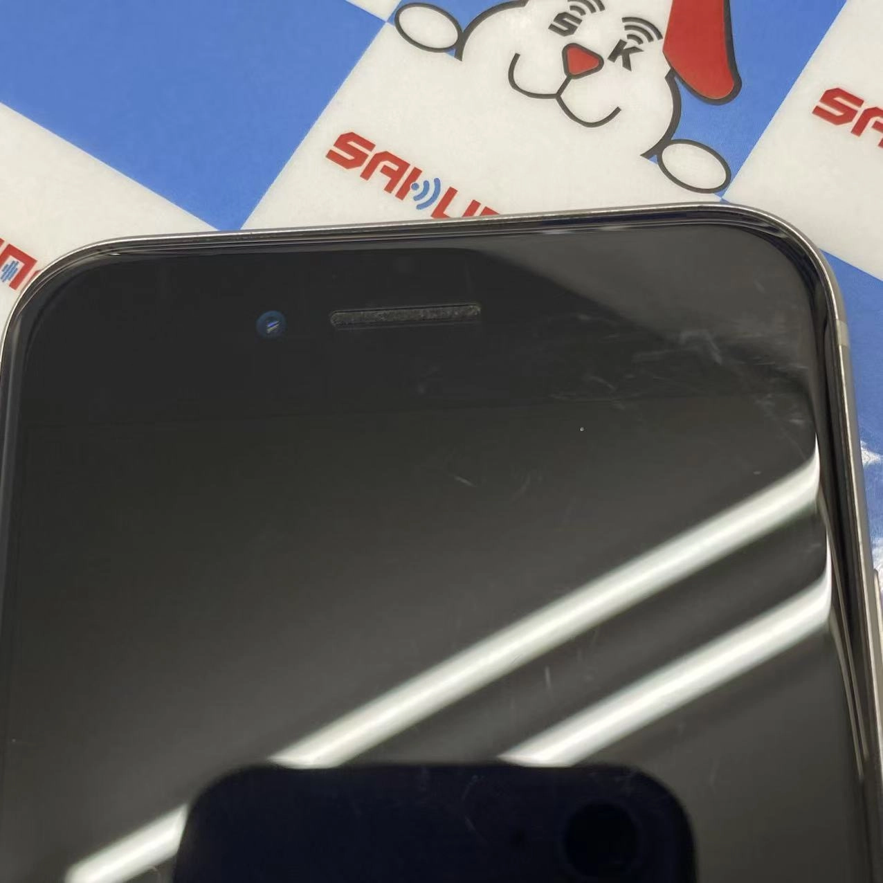 iPhoneSE 第3世代 64GB スターライト MMYD3J/A AU版SIMフリー