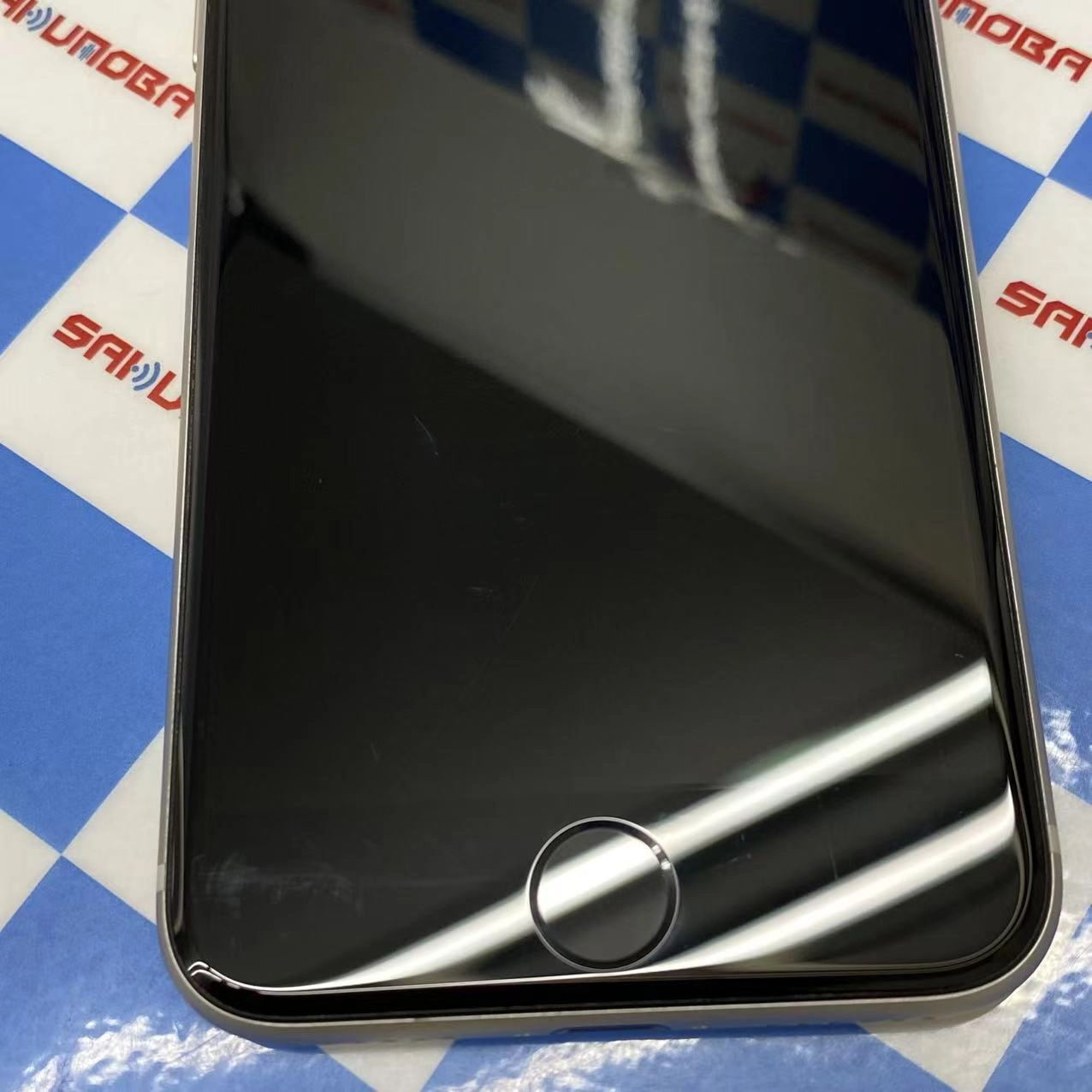 iPhoneSE 第3世代 64GB スターライト MMYD3J/A AU版SIMフリー