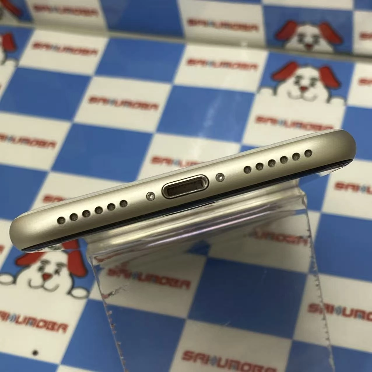 iPhoneSE 第3世代 64GB スターライト MMYD3J/A AU版SIMフリー
