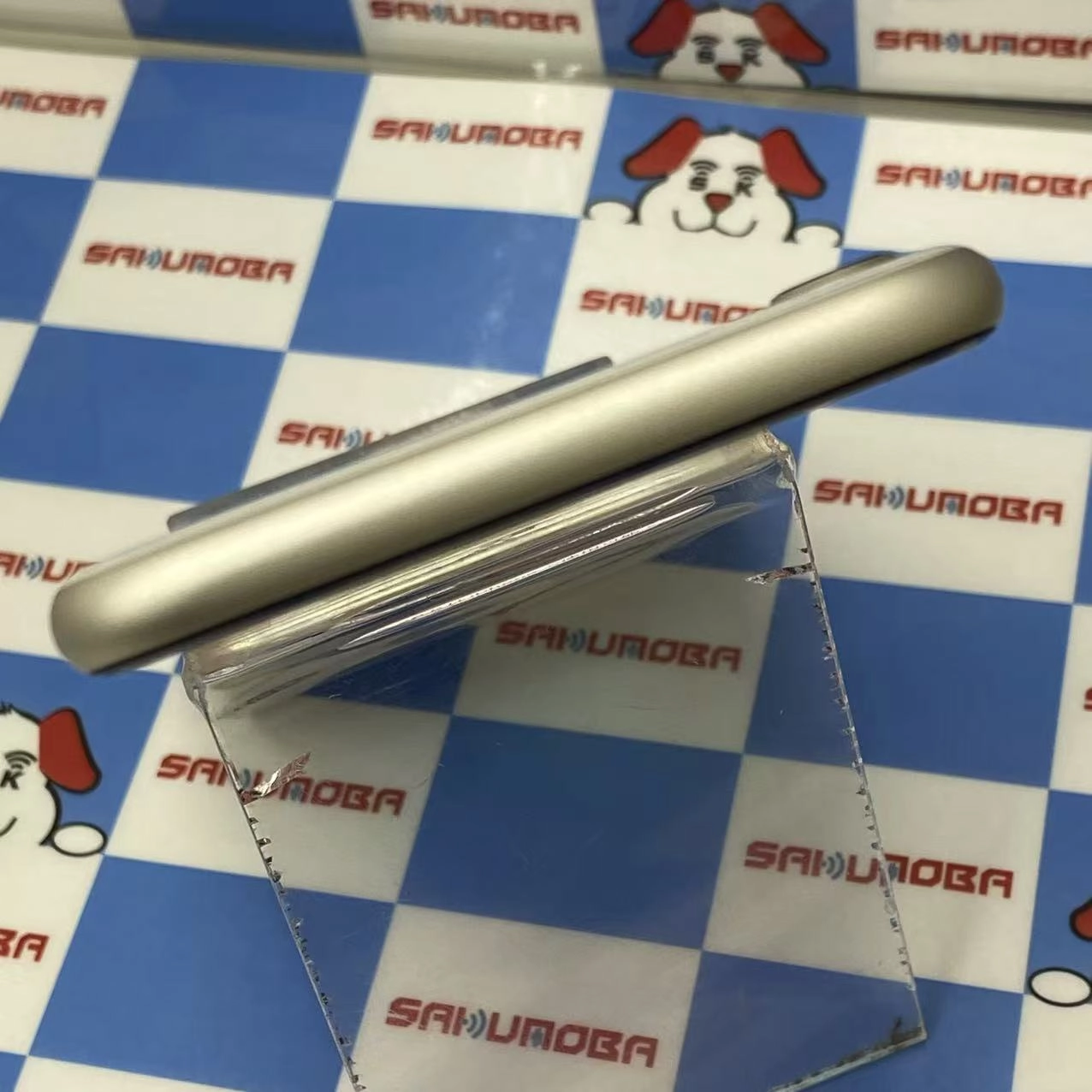 iPhoneSE 第3世代 64GB スターライト MMYD3J/A AU版SIMフリー