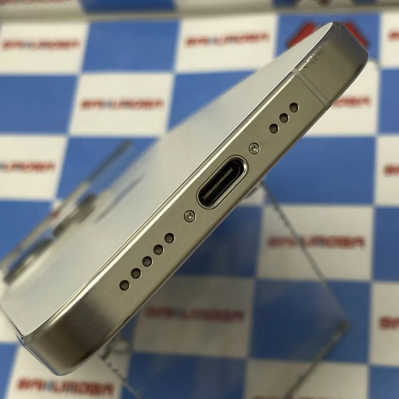 iPhone15 Pro 256GB ホワイトチタニウム MTUD3J/A docomo版SIMフリー ジャンク品
