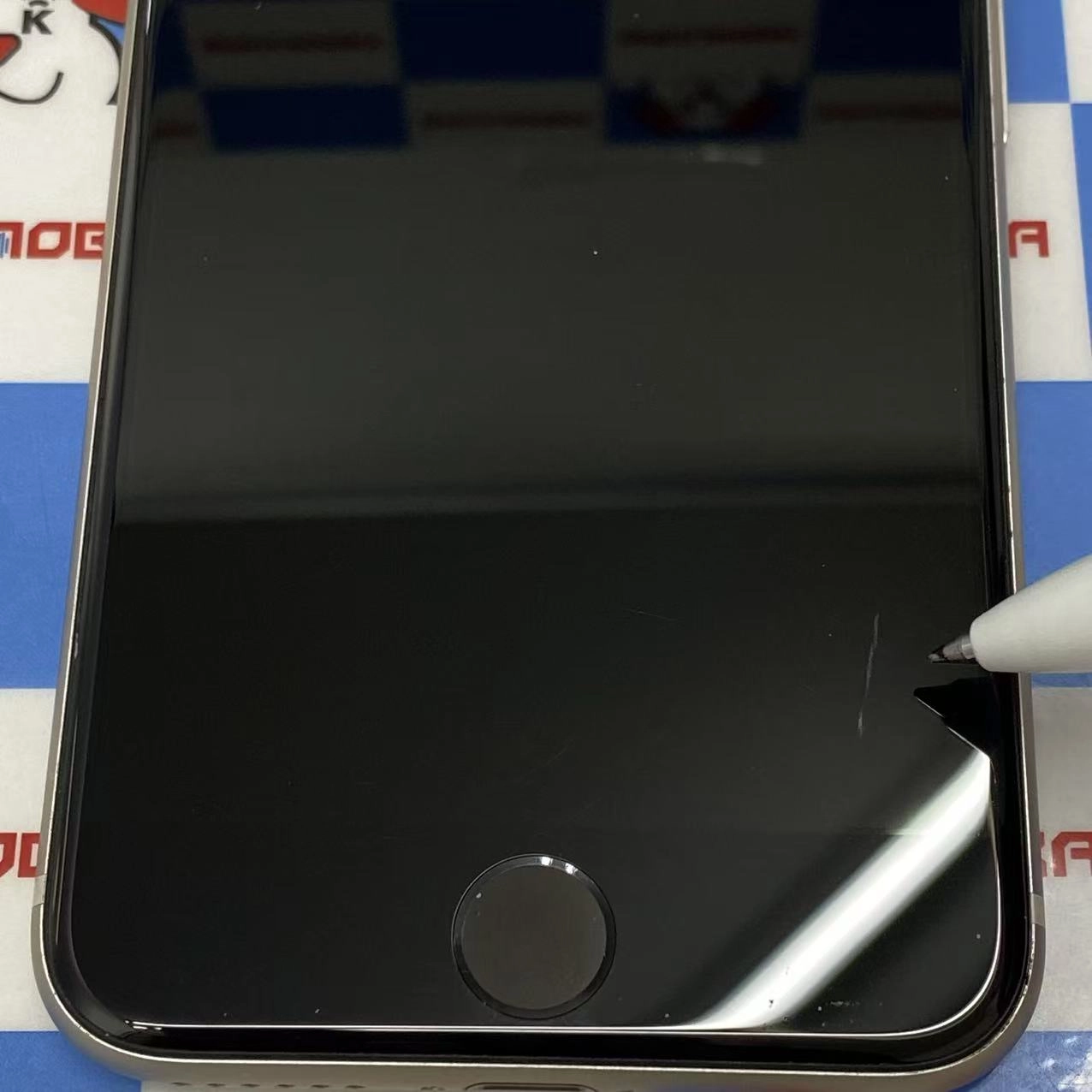 iPhoneSE 第3世代 128GB スターライト MMYG3J/A docomo版SIMフリー ジャンク品