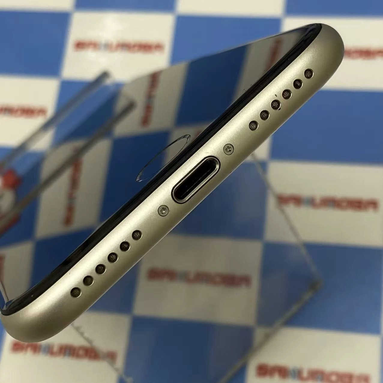 iPhoneSE 第3世代 128GB スターライト MMYG3J/A docomo版SIMフリー ジャンク品