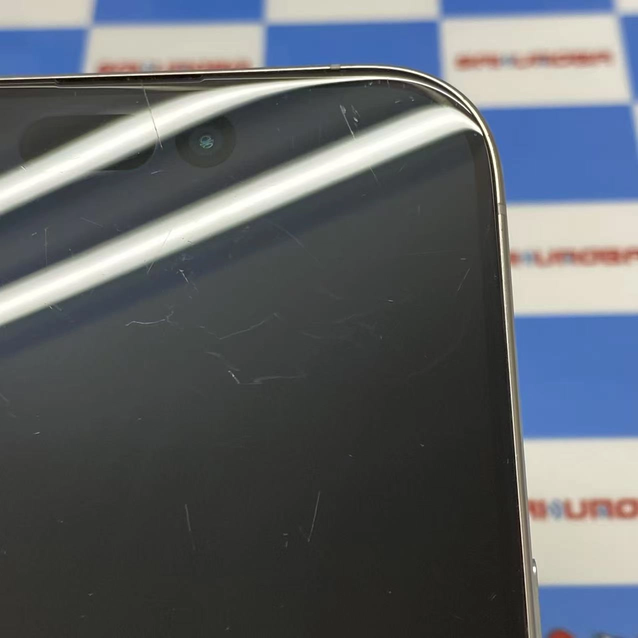 iPhone15 Pro 512GB ホワイトチタニウム MTUJ3J/A AU版SIMフリー ジャンク品 au