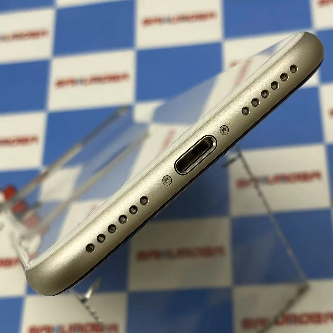 iPhoneSE 第3世代 64GB スターライト MMYD3J/A SIMフリー 訳あり品